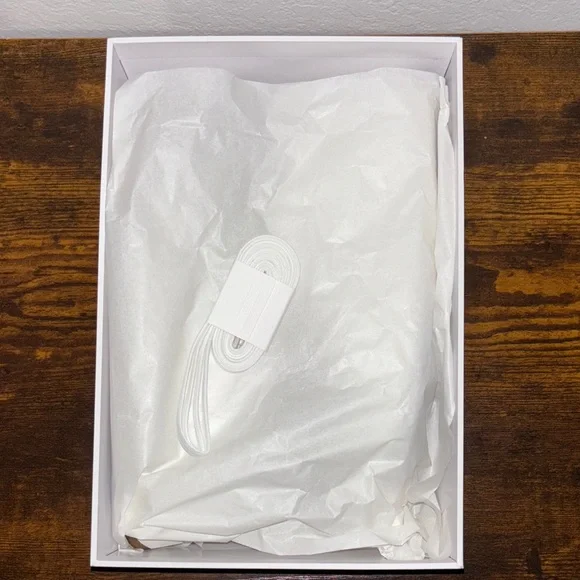 Alo White Sneakers - Picture 9 of 9